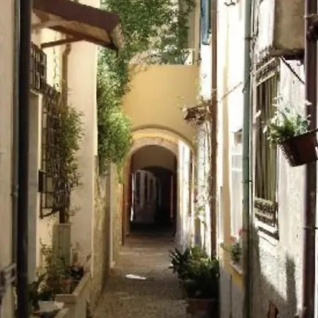 La Tisbe, Casa Nel Borgo Medievale Di カステルヌオーヴォ・マグラ